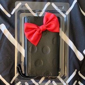 Disney’s Minnie Mouse iPhone 6 Wallet Case